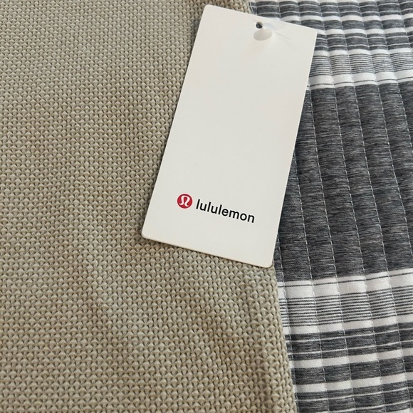 Lululemon Athletica Beige Textured Top - Picture 3 of 6